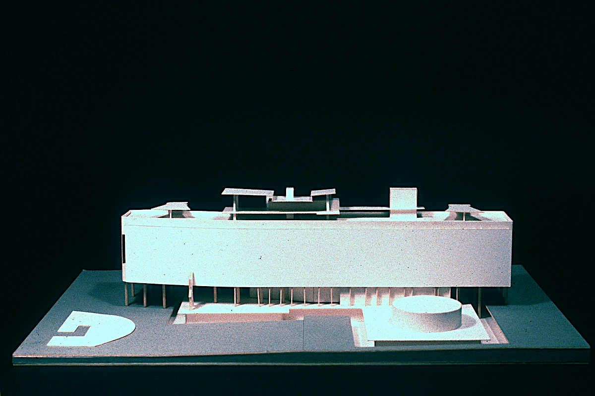 Thomas Deckker: Camara Municipal Competition Entry 1989