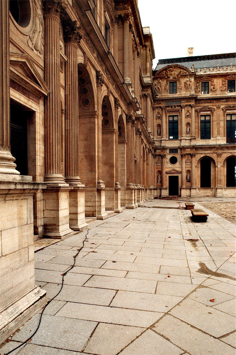 Jacques Lemercier: the Cour Carrée, Louvre, Paris (1625-45) based on the original wing by Pierre Lescot (1546-51) © Thomas Deckker 1988