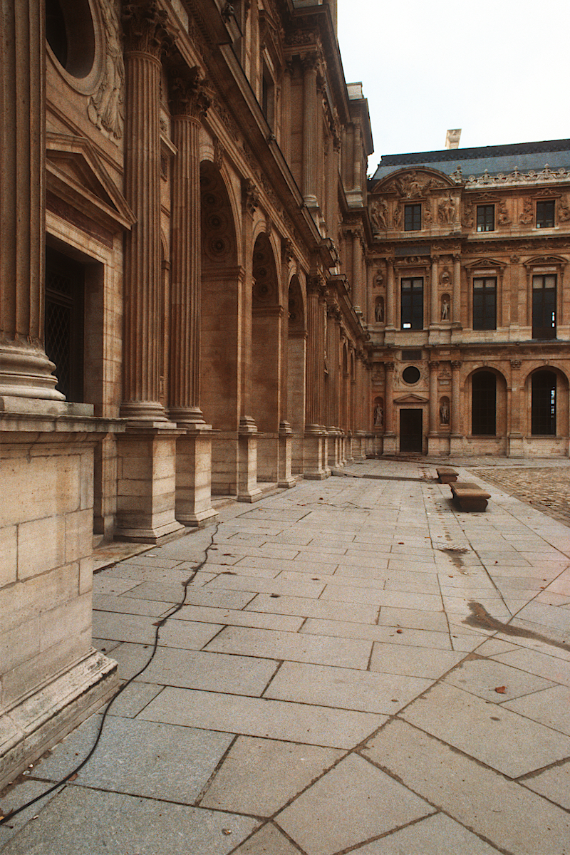 Jacques Lemercier: the Cour Carrée, Louvre, Paris (1625-45) based on the original wing by Pierre Lescot (1546-51) photograph © Thomas Deckker 1997