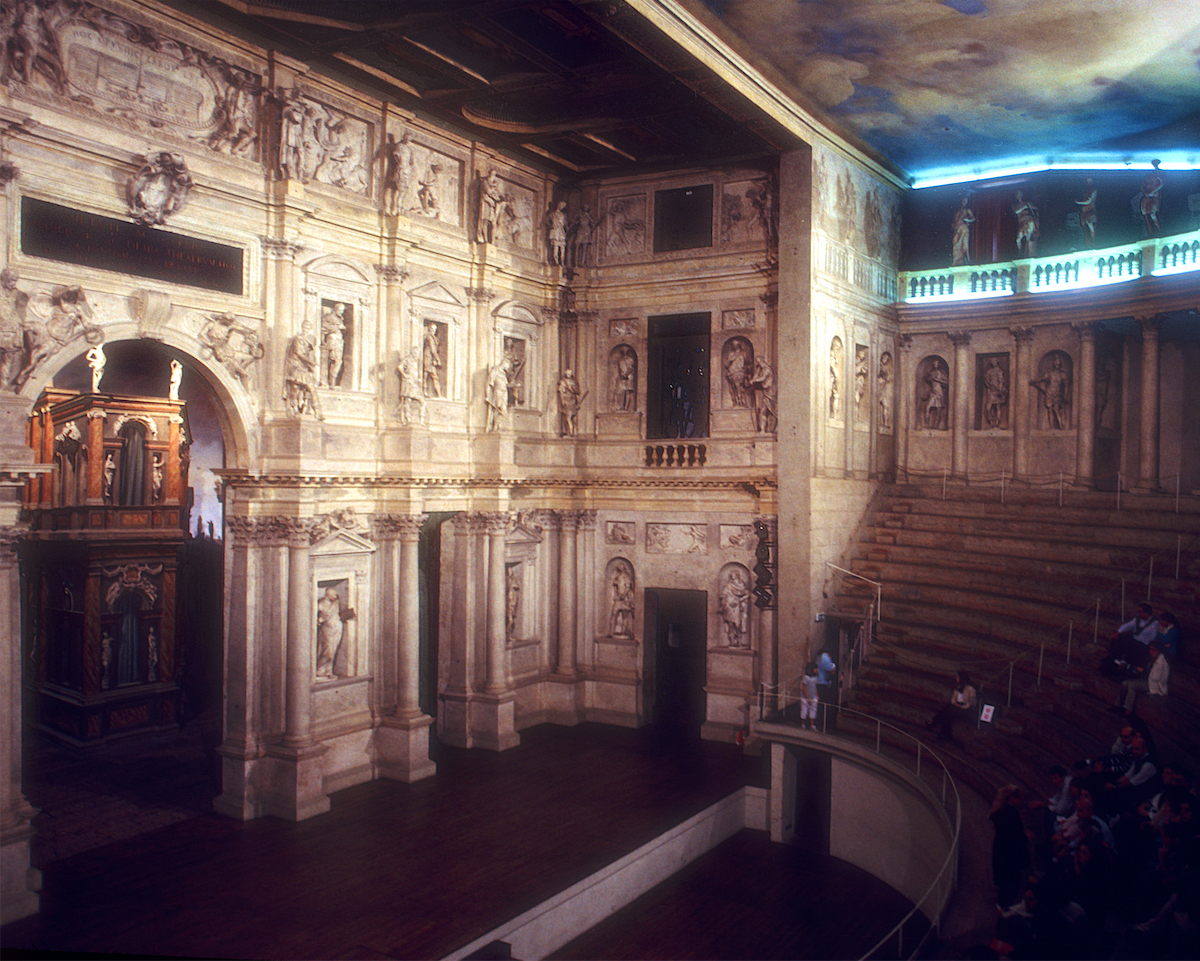 Andrea Palladio: Teatro Olimpico, Vicenza (1580) © Thomas Deckker 1995