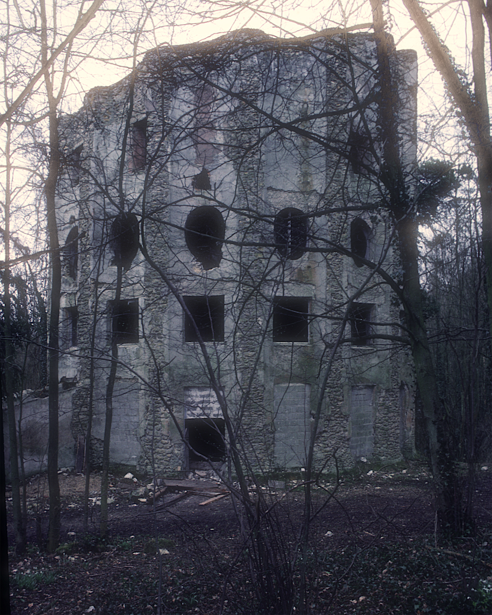 François de Monville: le Colonne Détruite, Désert de Retz (1781-1785) © Thomas Deckker 1984