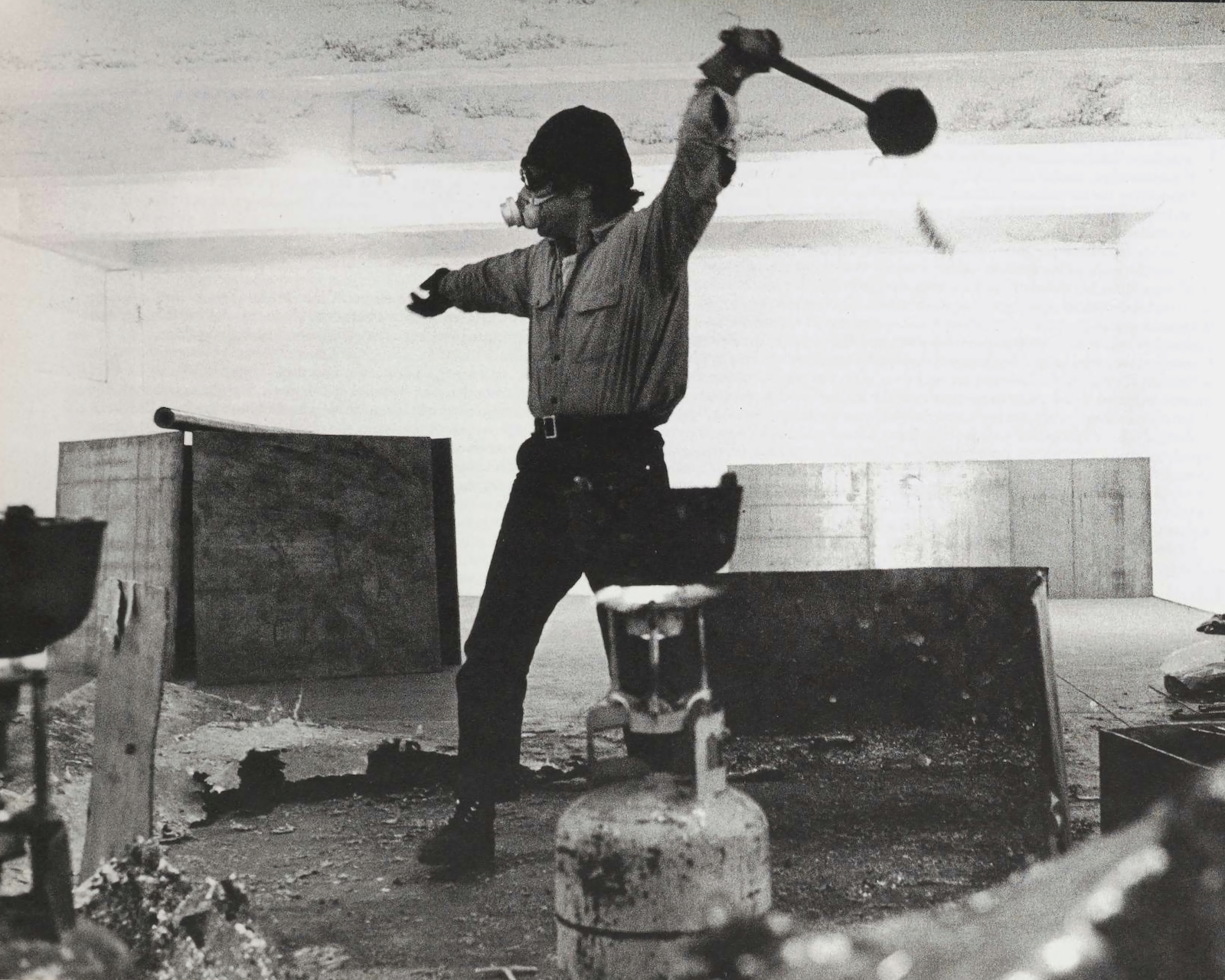 Richard Serra throwing lead, for ‘Scatter Piece’ (1967)
