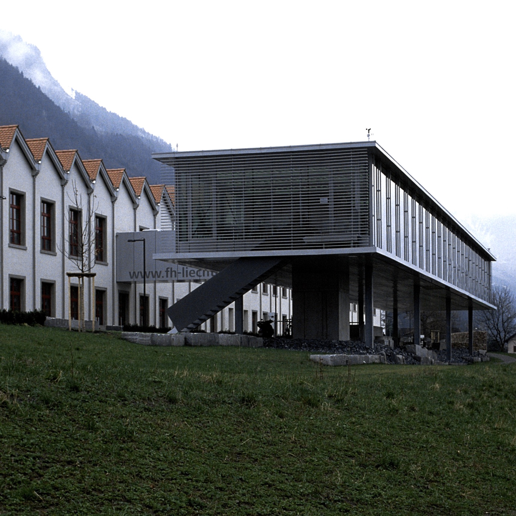 Universität Liechtenstein photograph © Thomas Deckker 2003
