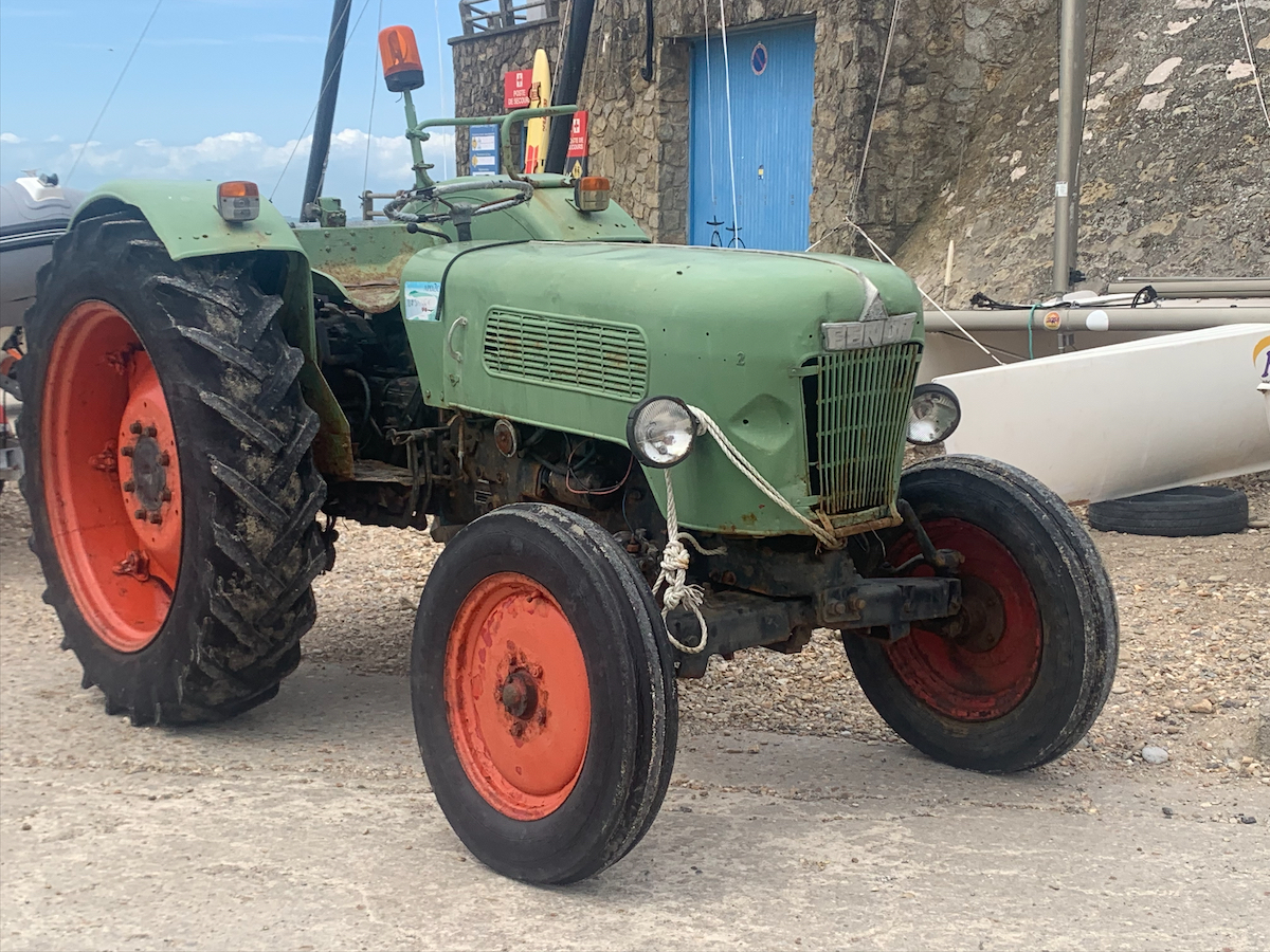 Tractor, Ambleteuse, Pas-de-Calais photo © Thomas Deckker 2024