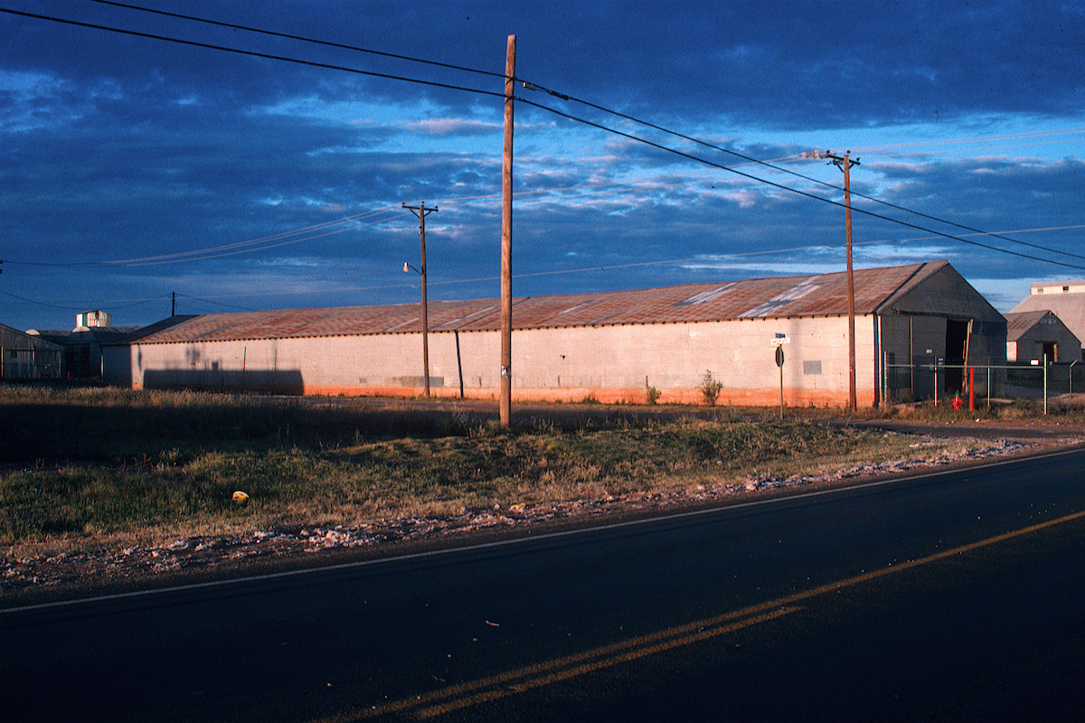 Shed, Lamesa, Texas photo © Thomas Deckker 1995