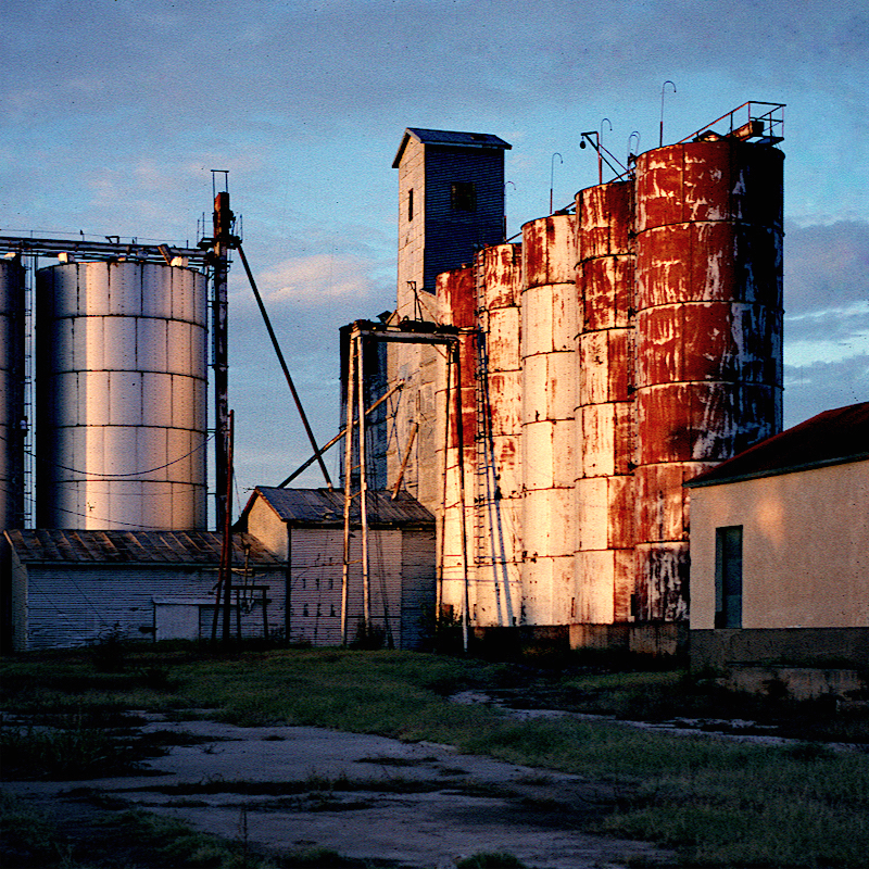 Elevator, Lamesa, Texas © Thomas Deckker 1995